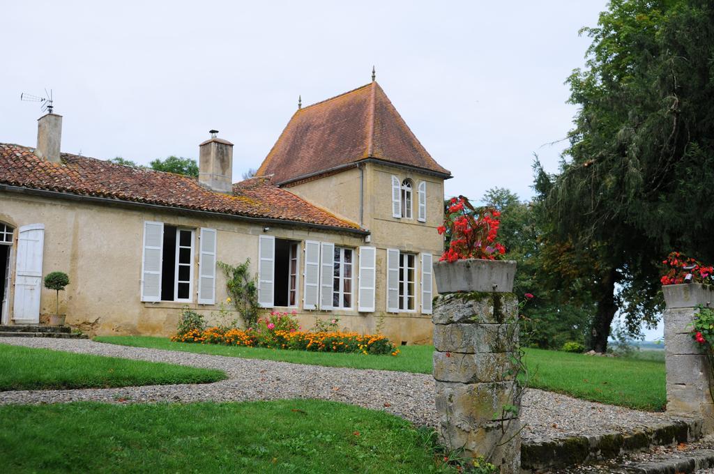 Au Chateau Juillac Juillac  Exterior photo